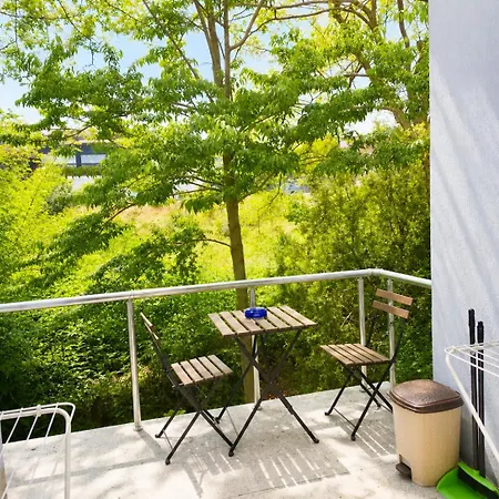 게스트하우스 Economy - California By Bulgarianhomes 시네모레츠
