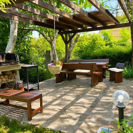 Economy - California By Bulgarianhomes 시네모레츠